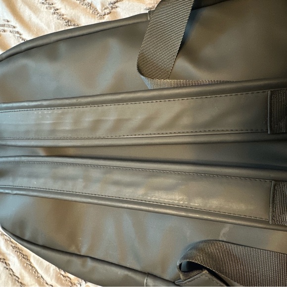 FOG Essentials Backpack - Picture 4 of 10